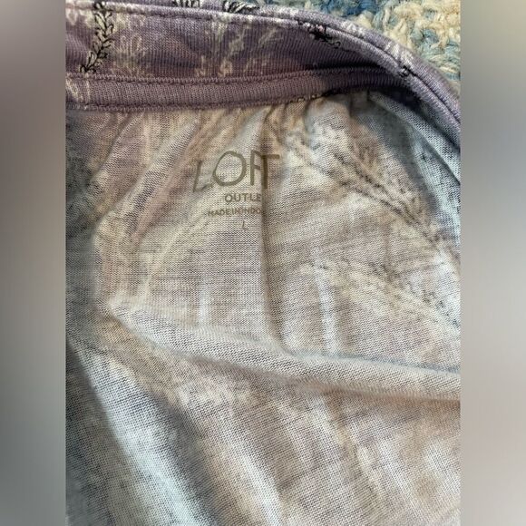 🌸 Loft Lavender Floral Sleeveless Blouse Size M - Picture 6 of 6